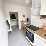 Daire Schoene, Ruhige Zweiraumwohnung Im Angesagten Altlindenau *