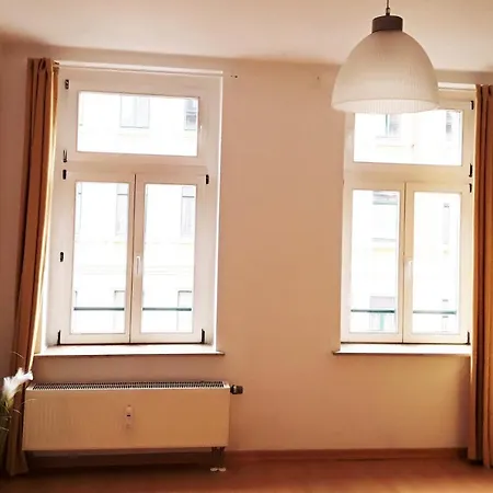 Schoene, Ruhige Zweiraumwohnung Im Angesagten Altlindenau