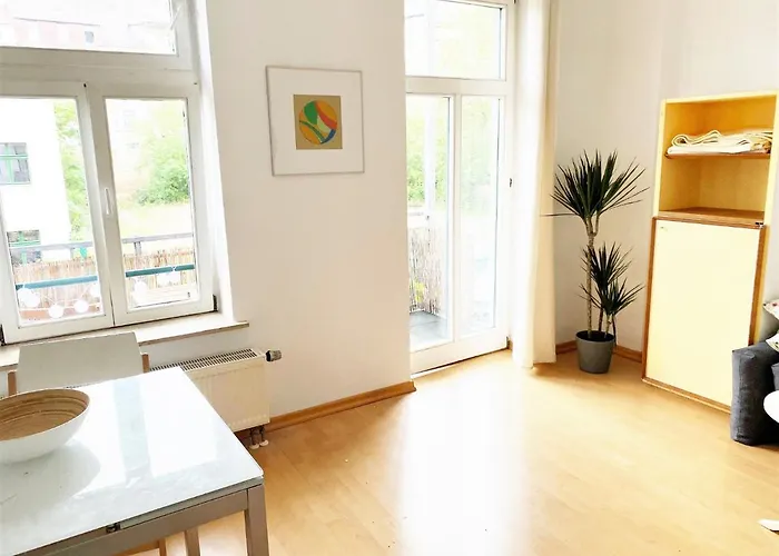 Apartment Schoene, Ruhige Zweiraumwohnung Im Angesagten Altlindenau *
