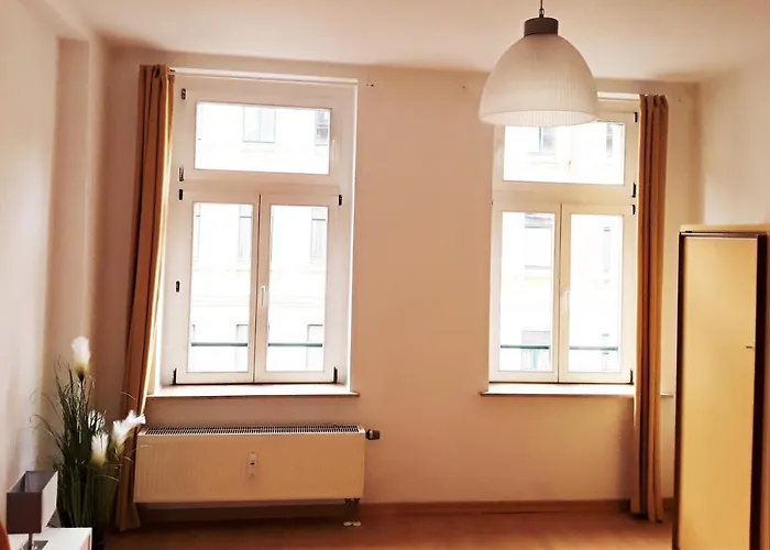 Schoene, Ruhige Zweiraumwohnung Im Angesagten Altlindenau